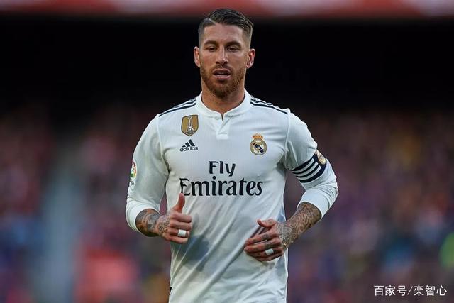 拜仁慕尼黑主场安联球场夜晚风景视频 拜仁慕尼黑主场安联球场夜晚风景视频