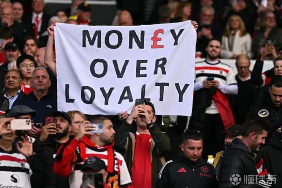 清晨纽约尼克斯备战英超；门线救险细节曝光；话题不断；临场指挥获称赞(卡尔和凯莉32小时挑战)